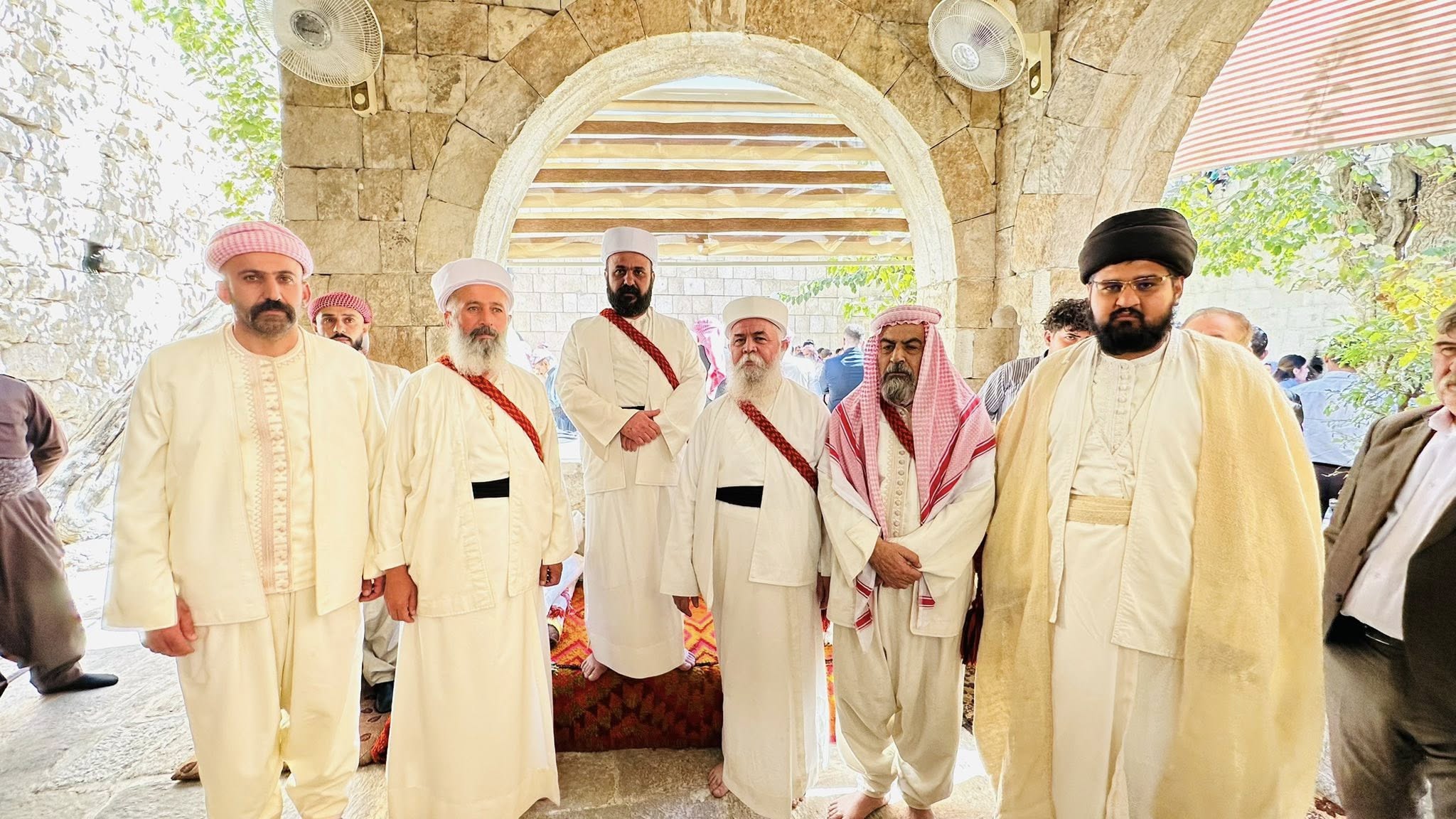 ب ئامادهبوونا
